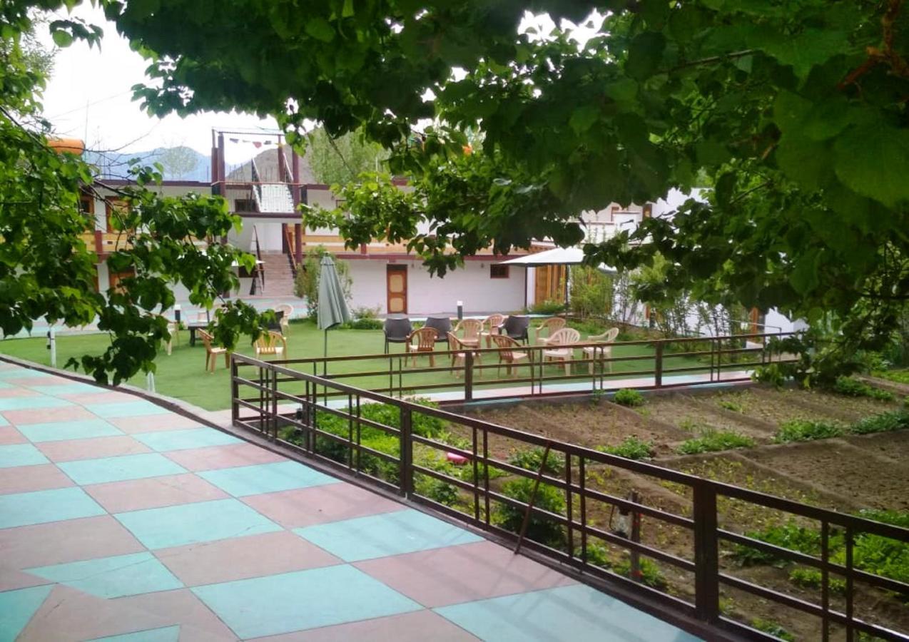 לה Beyond Stay - Kanika Himalayan View מראה חיצוני תמונה